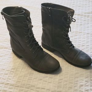 Grey Boots Sz 9 (smaller 9)